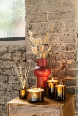 Candela Profumata Excellent Golden Honey Small - Jolipa - immagine 2